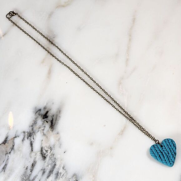 NWOT Heart Turquoise Pendant Necklace - Picture 2 of 3